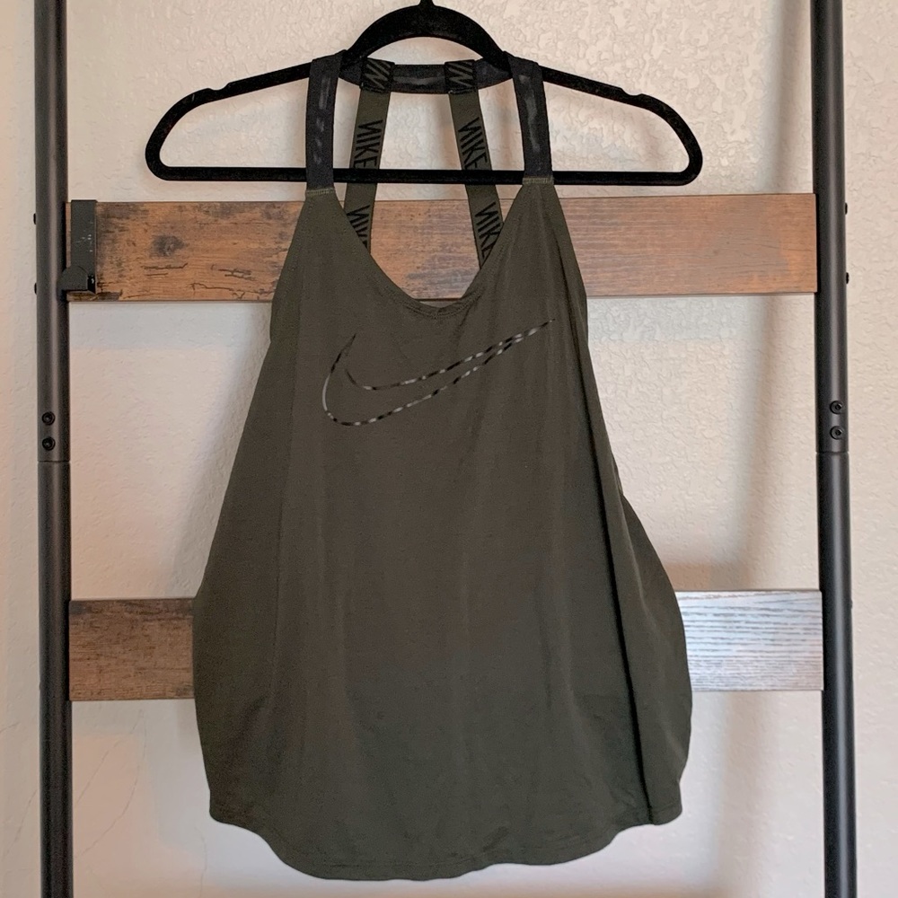 Nike tank | M